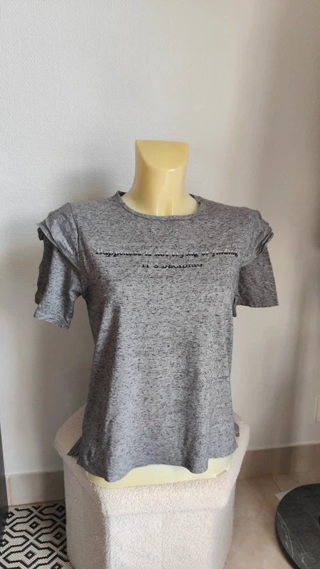 Gray t-shirt with small shoulder pads rock look Size 38 - Jennyfer – photo 5